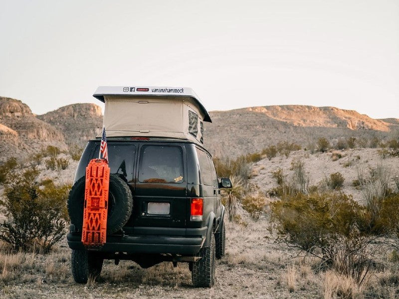 ALUMINESS - REAR DOOR TIRE RACK ( E-Series 1992+)