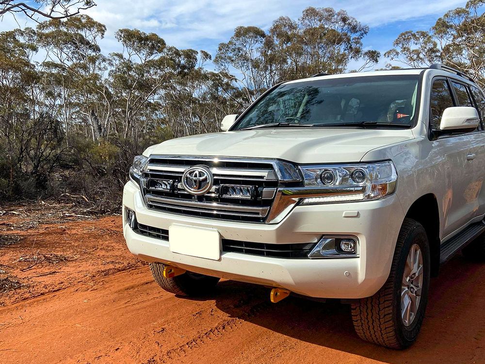 TRIPLE-R TOYOTA LAND CRUISER 200 SERIES GRILLE KIT