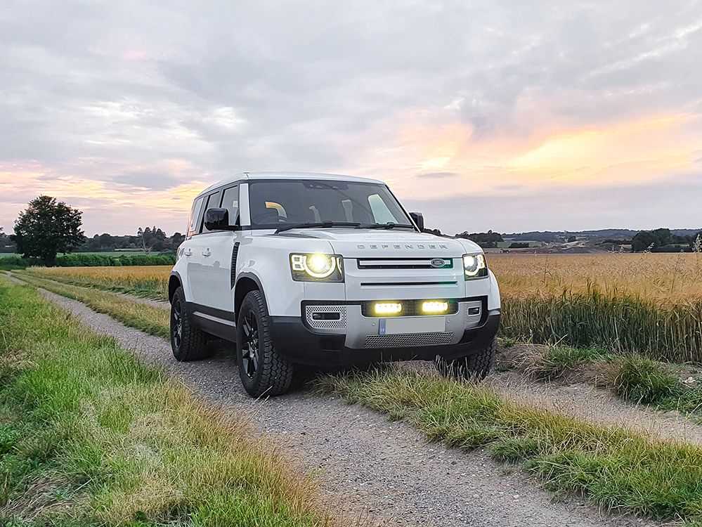 TRIPLE-R GRILLE KIT (LAND ROVER DEFENDER 2020+) - LR750