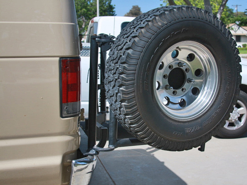 ALUMINESS - REAR DOOR TIRE RACK ( E-Series 1992+)