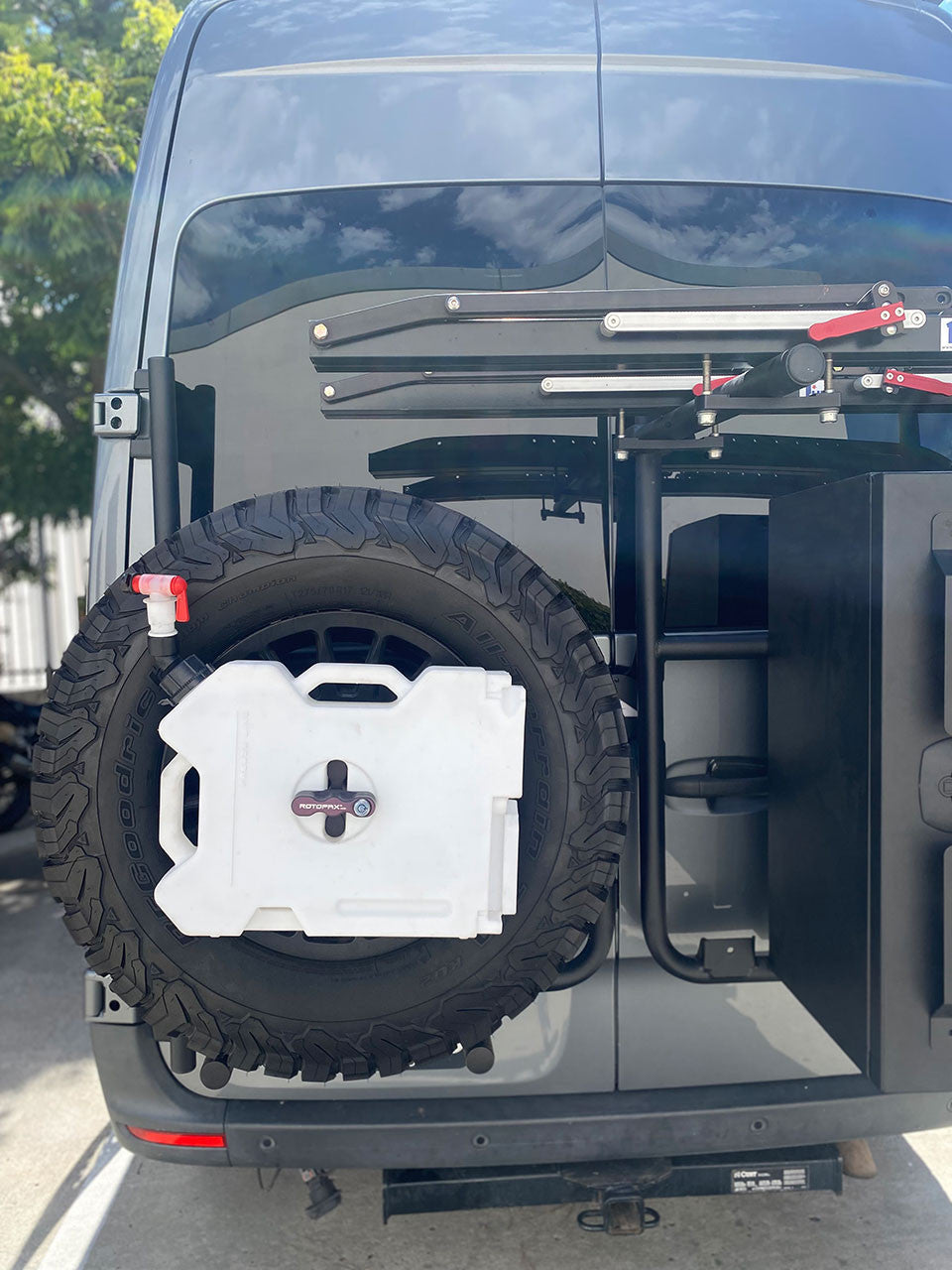 ALUMINESS - REAR DOOR BOX/TIRE RACK (Sprinter 2019+)