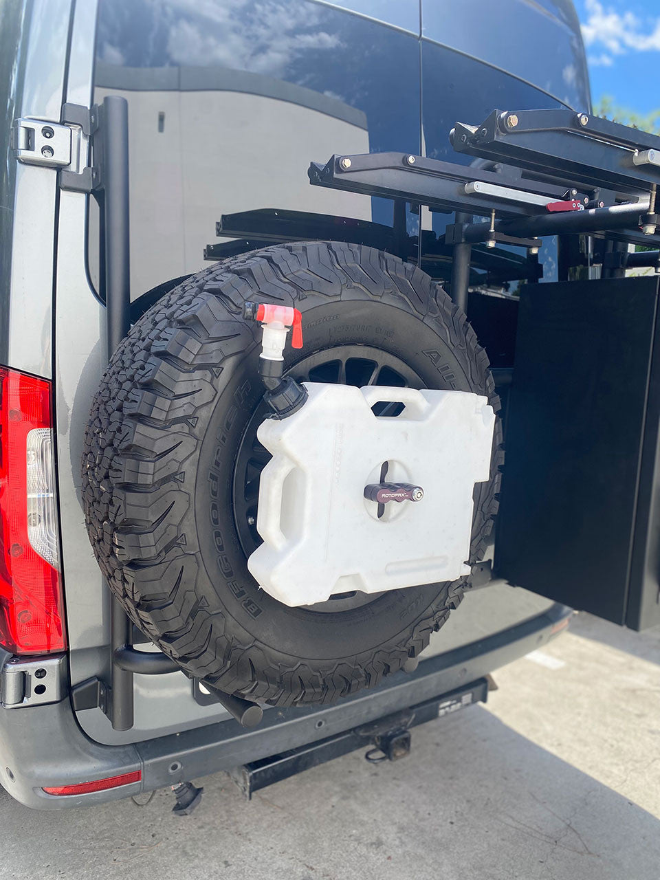 ALUMINESS - REAR DOOR BOX/TIRE RACK (Sprinter 2019+)