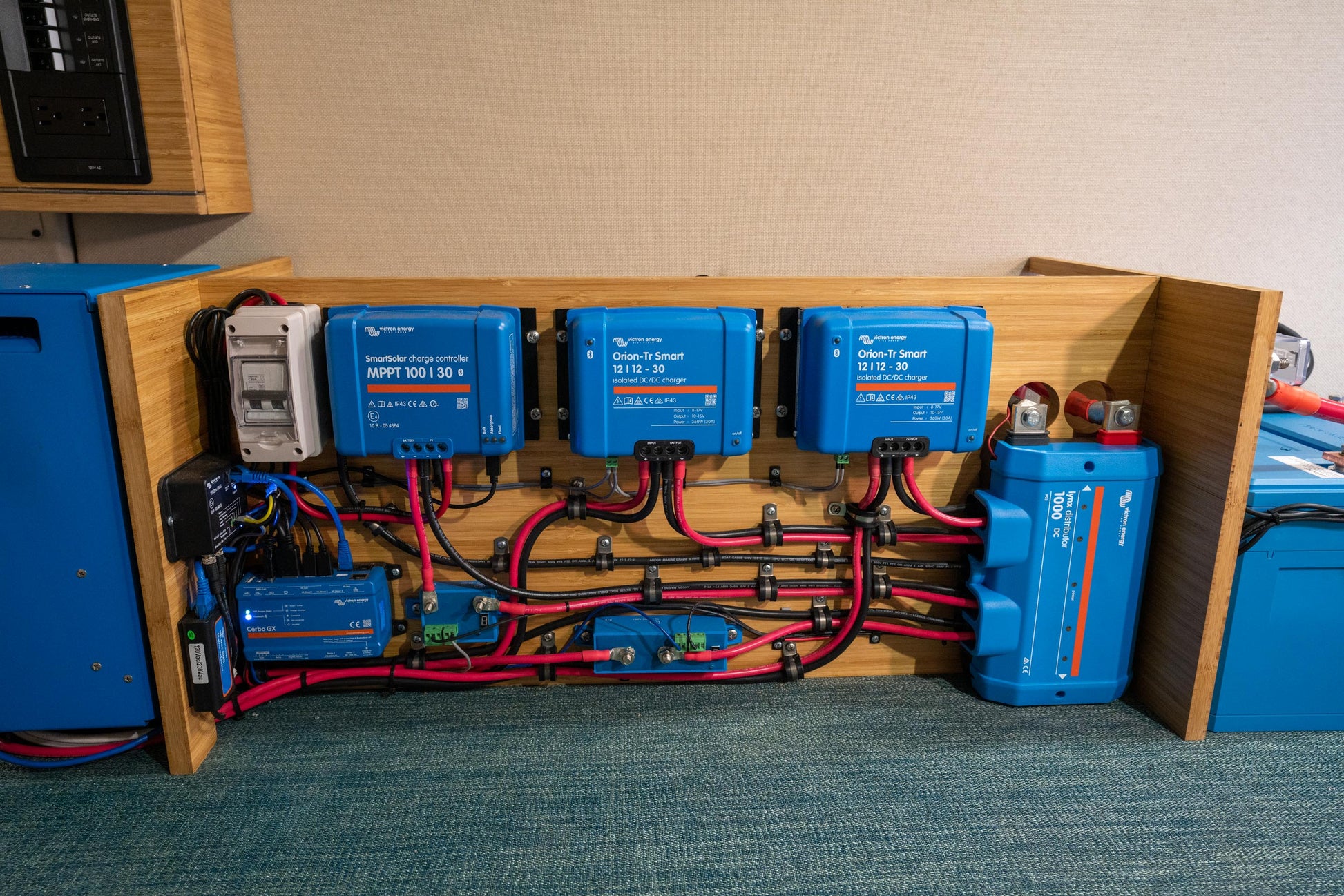 Wiring a Victron MPPT 100/30 Solar Charge Controller, Van Electrics
